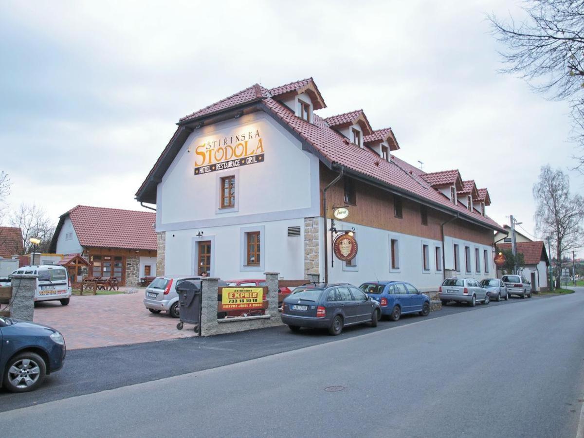 Stirinska Stodola U Prahy 호텔 Kamenice 외부 사진